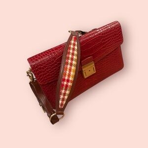 Elegant Red Crocodile-Embossed Shoulder Bag